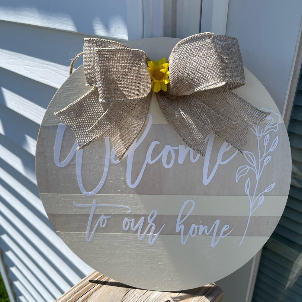 Rustic Welcome Sign with Bow